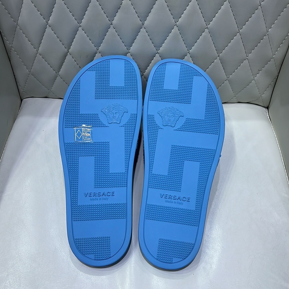 Versace men’s La medusa logo pool slides NEW - Picture 6 of 6